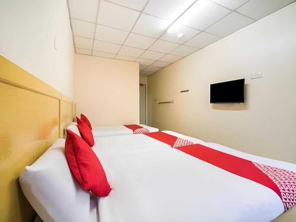 Oyo 301 River Inn Hotel Butterworth Bagian luar foto