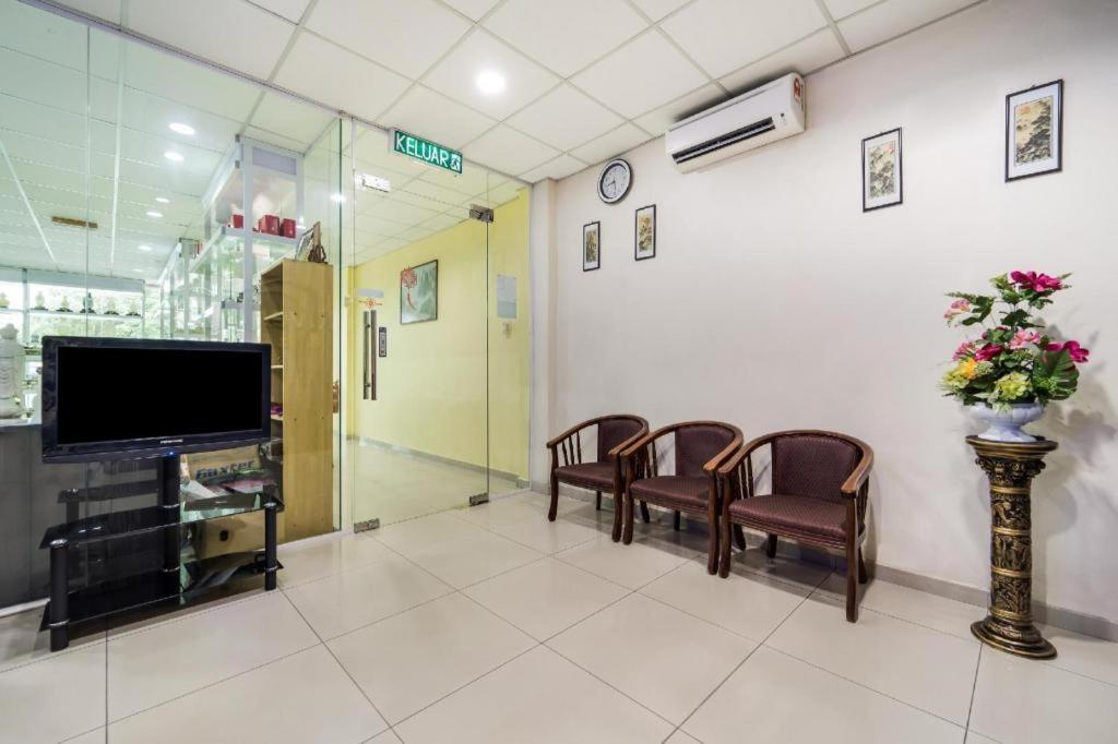 Oyo 301 River Inn Hotel Butterworth Bagian luar foto