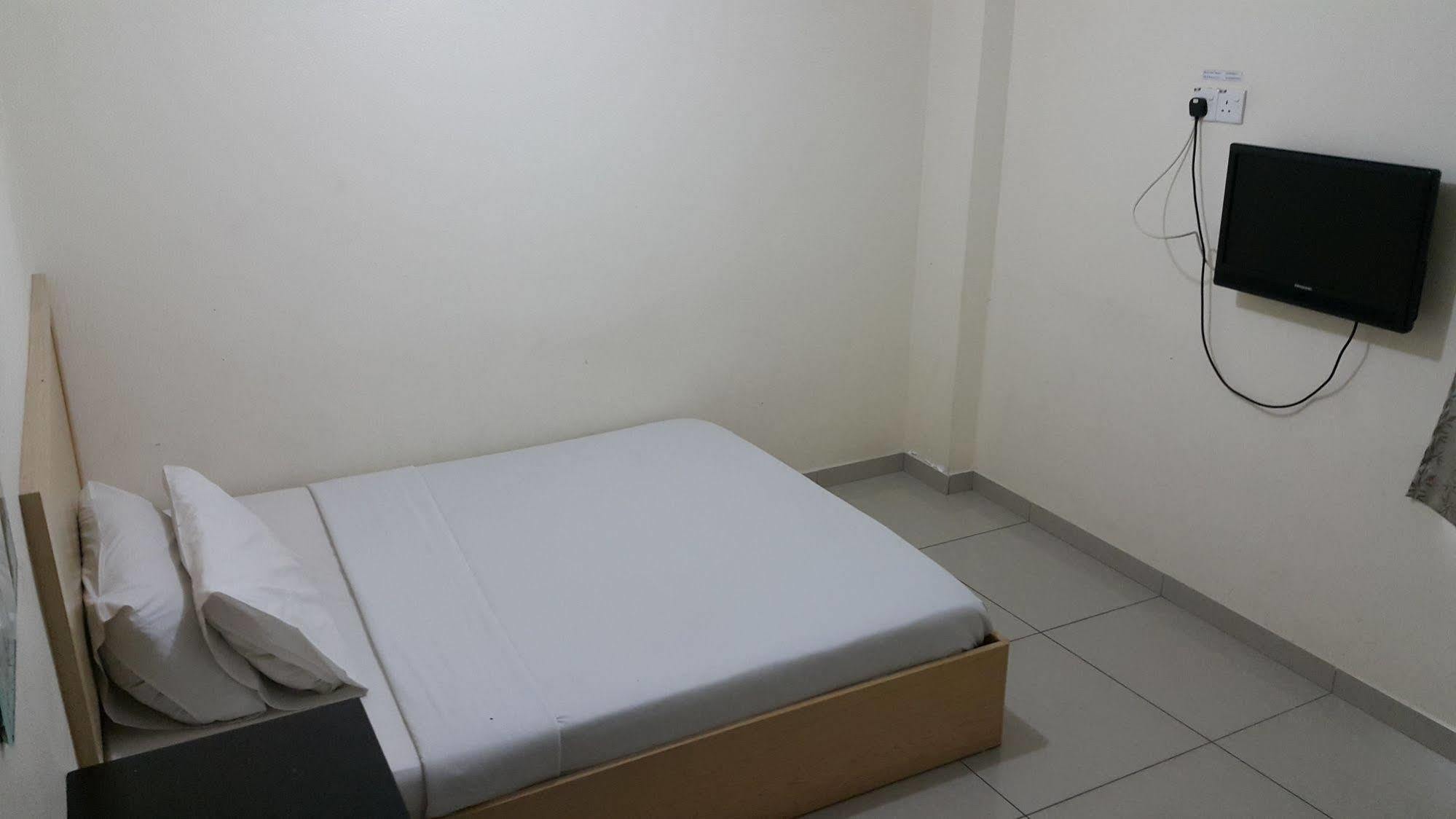 Oyo 301 River Inn Hotel Butterworth Bagian luar foto