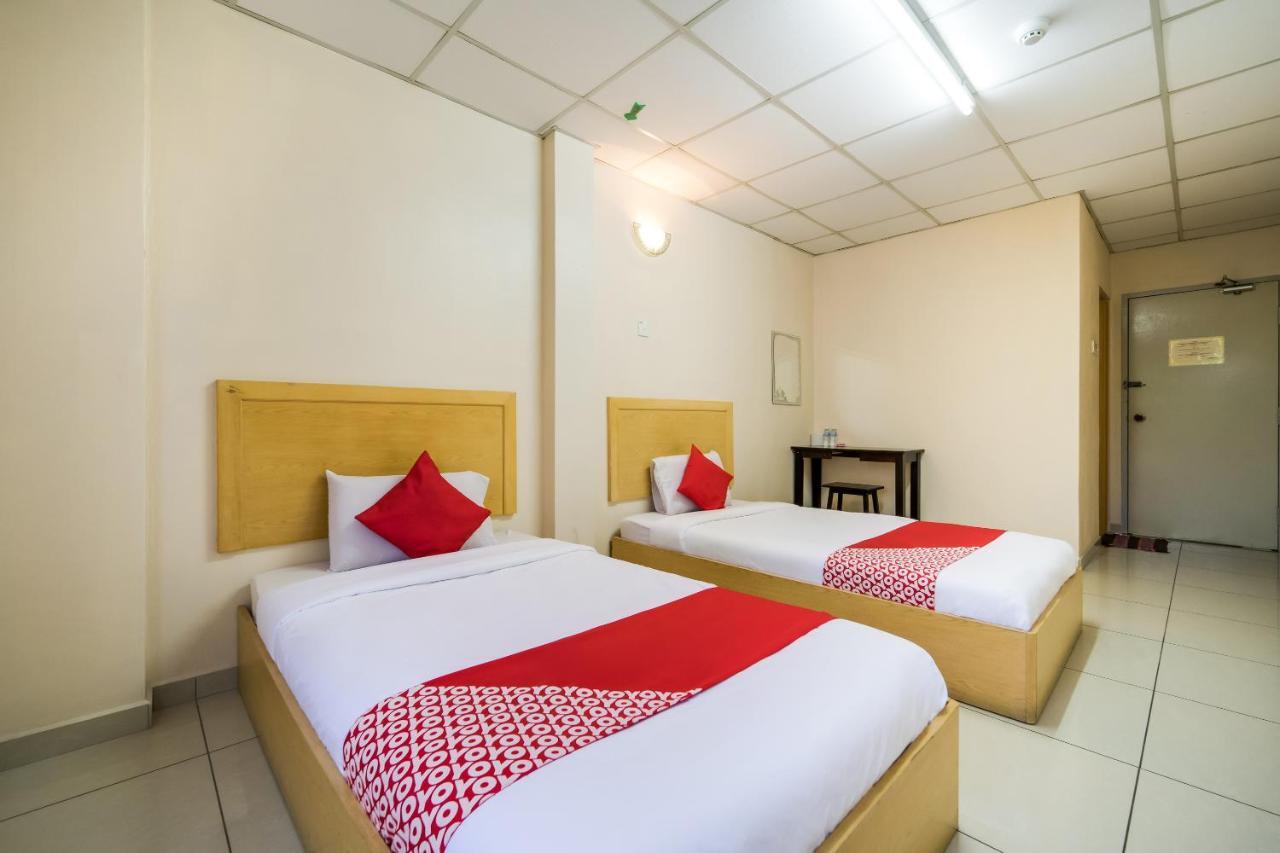 Oyo 301 River Inn Hotel Butterworth Bagian luar foto