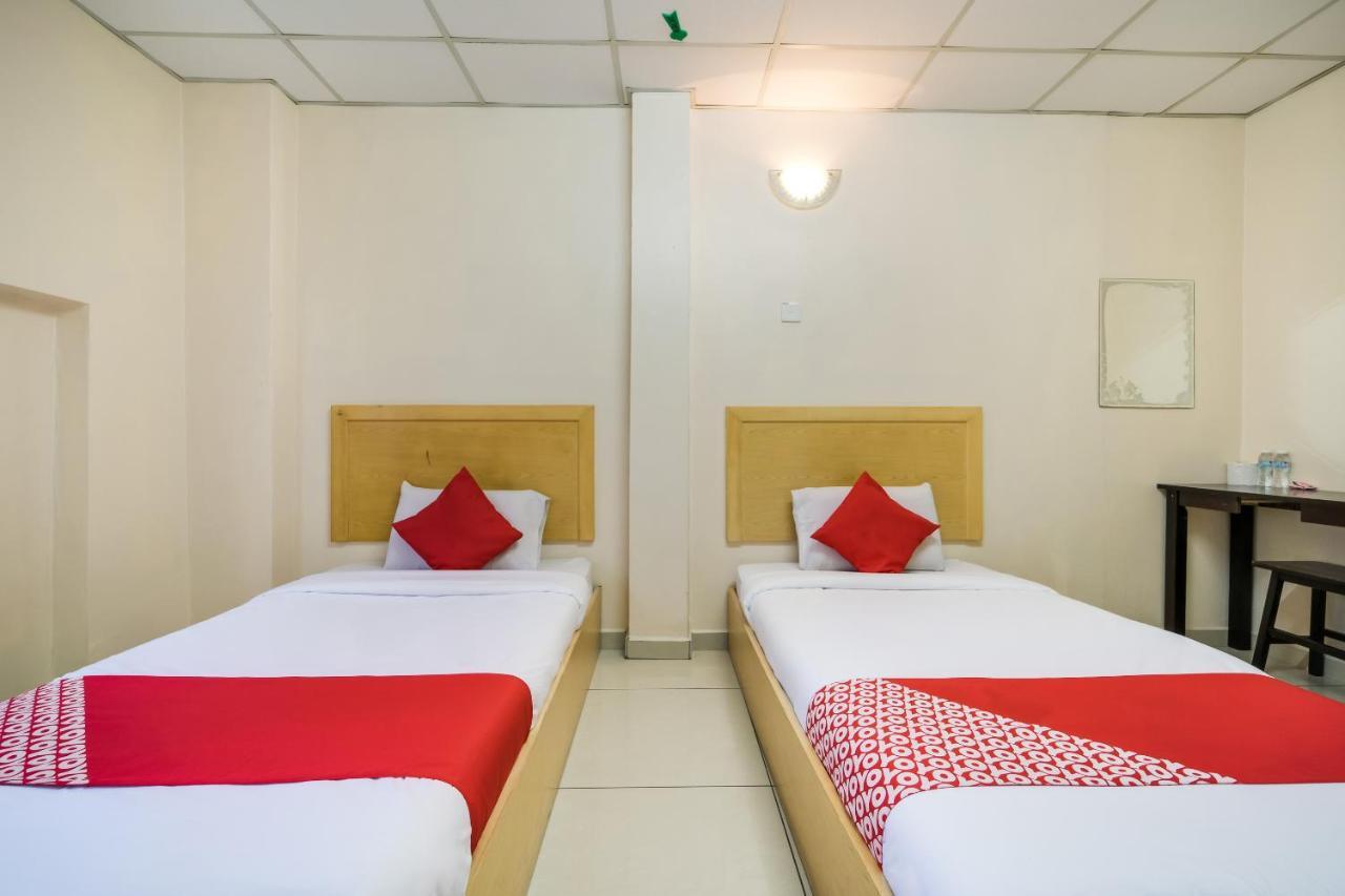 Oyo 301 River Inn Hotel Butterworth Bagian luar foto