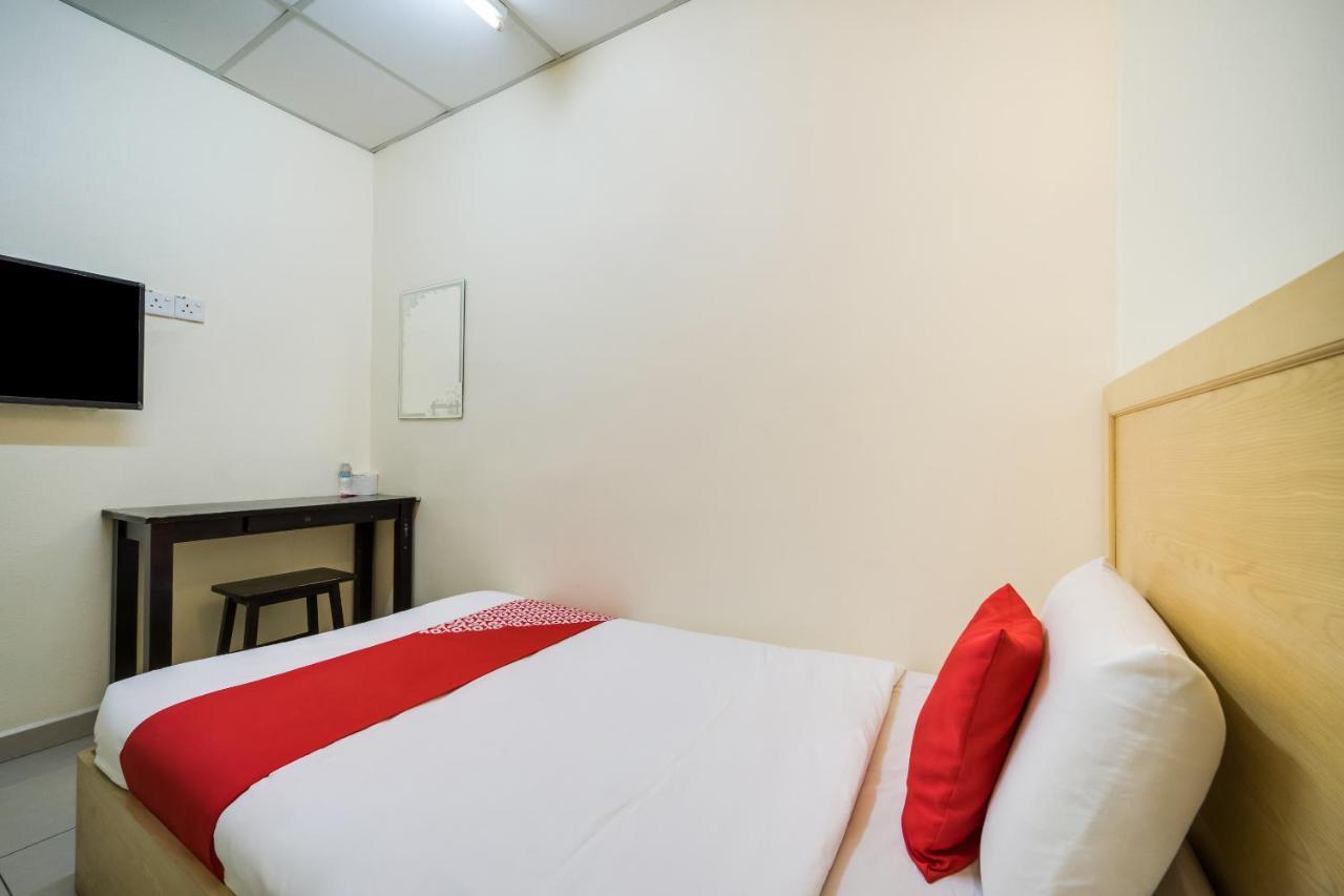 Oyo 301 River Inn Hotel Butterworth Bagian luar foto