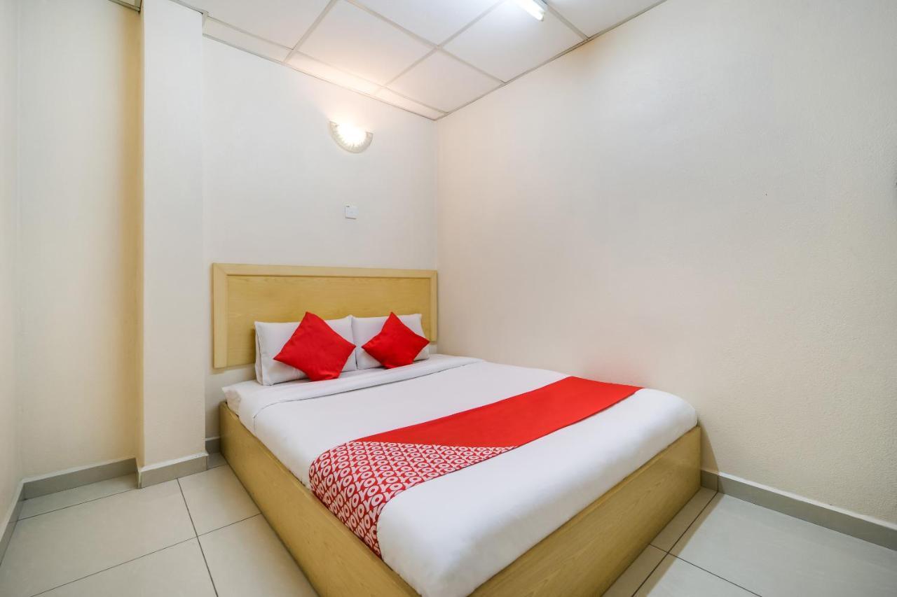 Oyo 301 River Inn Hotel Butterworth Bagian luar foto