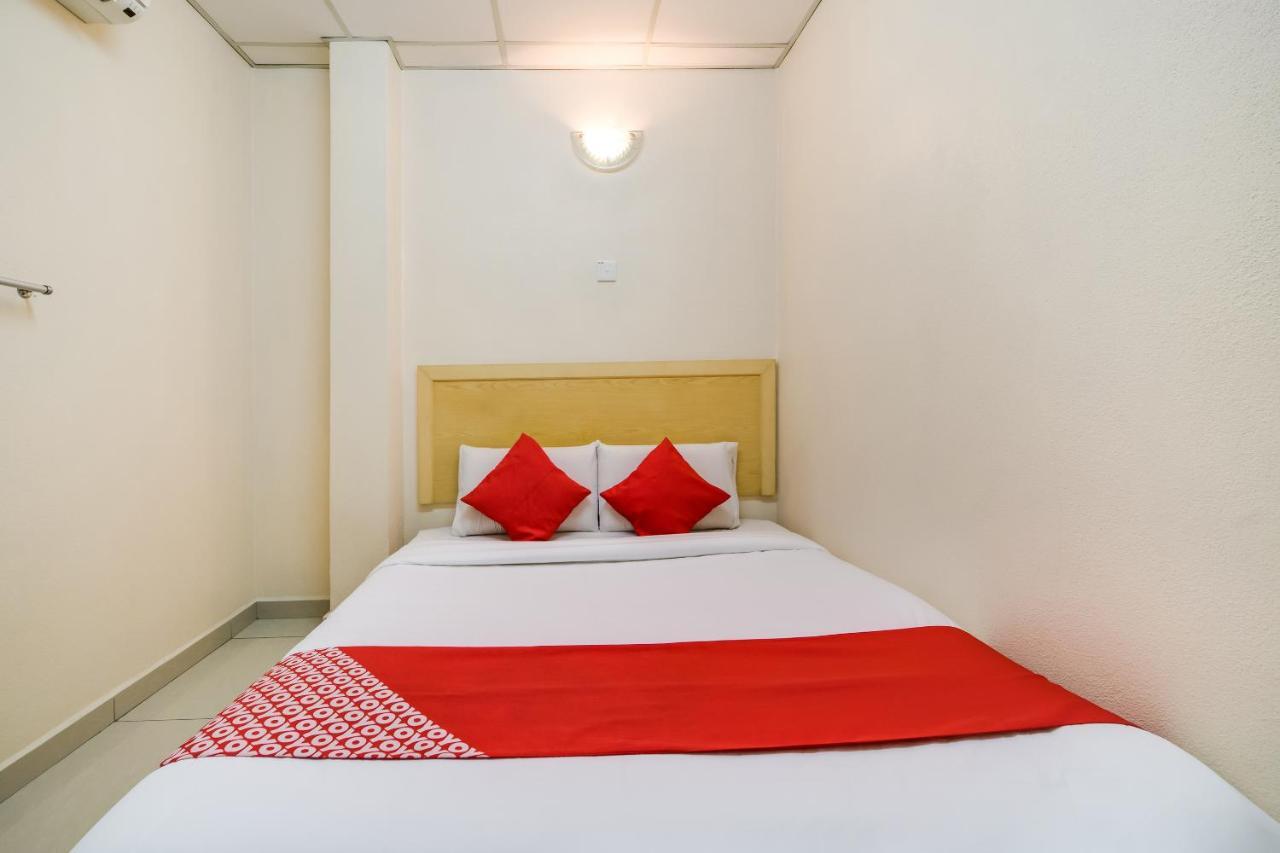 Oyo 301 River Inn Hotel Butterworth Bagian luar foto