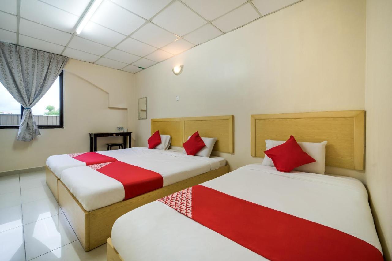 Oyo 301 River Inn Hotel Butterworth Bagian luar foto