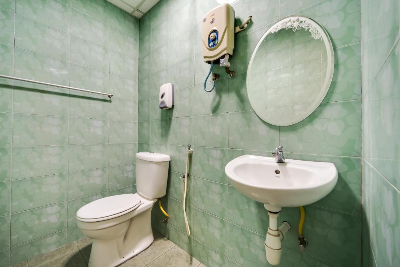 Oyo 301 River Inn Hotel Butterworth Bagian luar foto