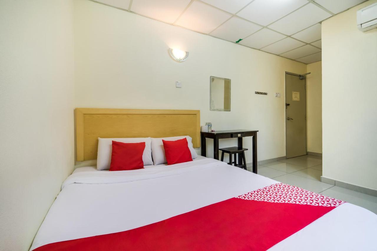 Oyo 301 River Inn Hotel Butterworth Bagian luar foto