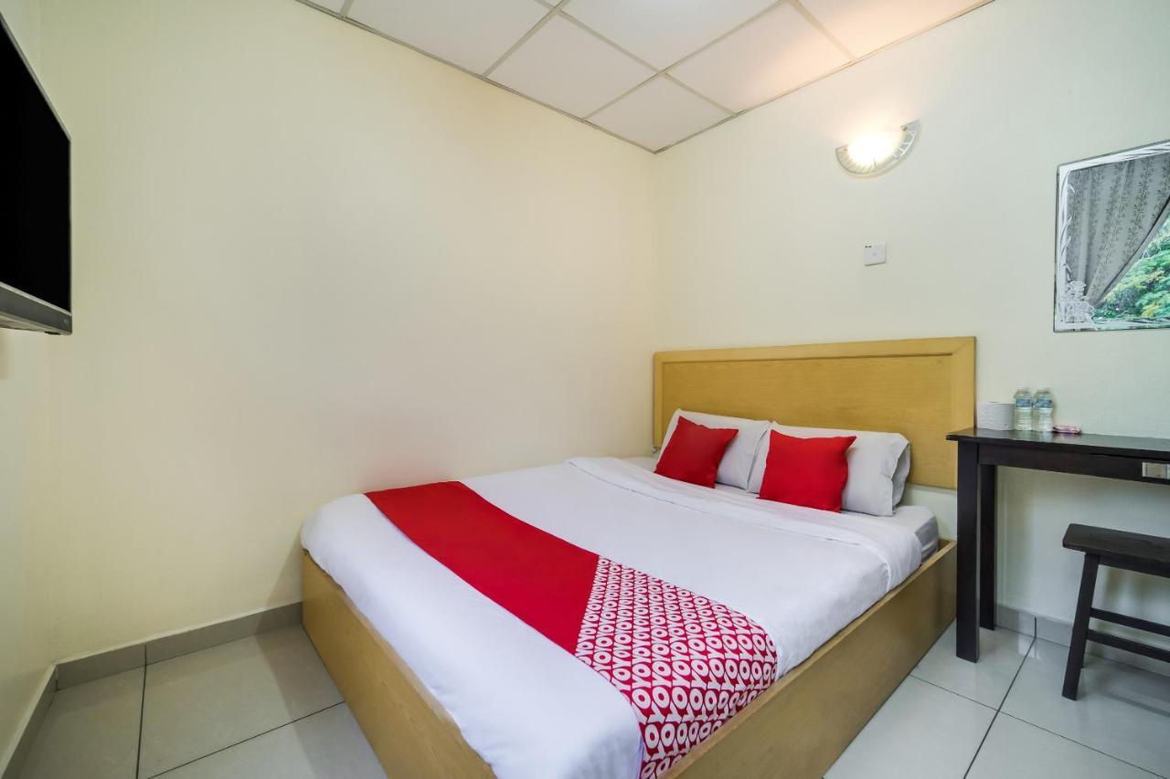 Oyo 301 River Inn Hotel Butterworth Bagian luar foto