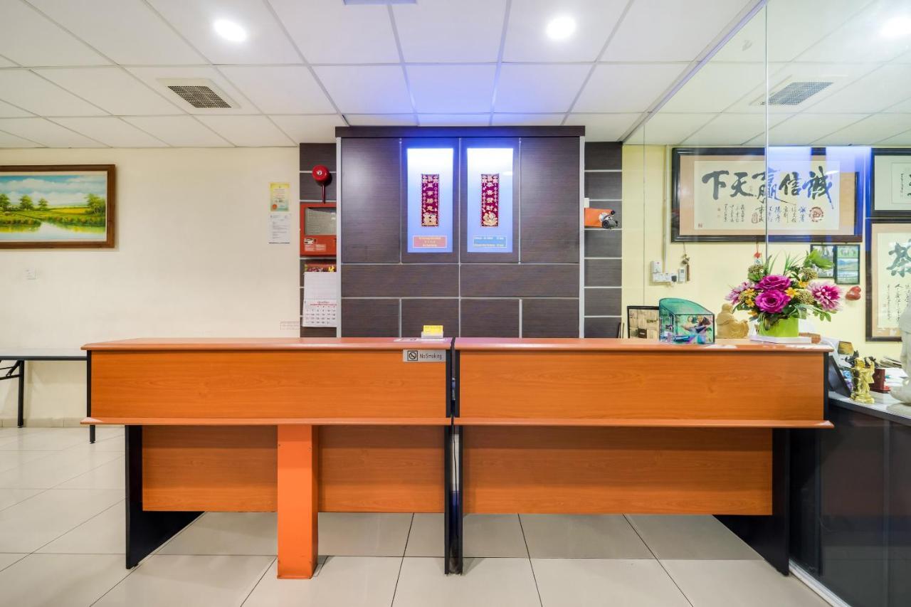 Oyo 301 River Inn Hotel Butterworth Bagian luar foto